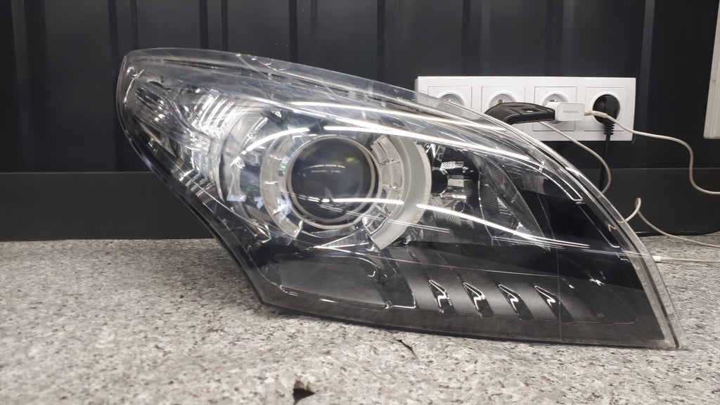 Frontscheinwerfer Renault Megane III 260102470R Rechts Scheinwerfer Headlight