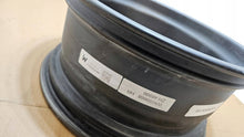 Laden Sie das Bild in den Galerie-Viewer, 1x Alufelge 18 Zoll 5x112 8053524 BMW F40 Rim Wheel FEL2807767003nq