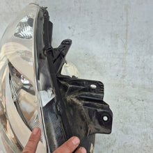 Laden Sie das Bild in den Galerie-Viewer, Frontscheinwerfer Renault Clio III 8200892495 Rechts Scheinwerfer Headlight SCH8718289059od