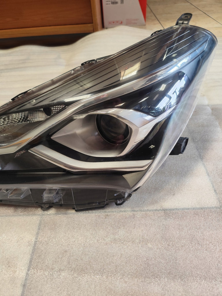 Frontscheinwerfer Toyota Yaris 81170-0DJ90 LED Links Scheinwerfer Headlight SCH7156174204lx