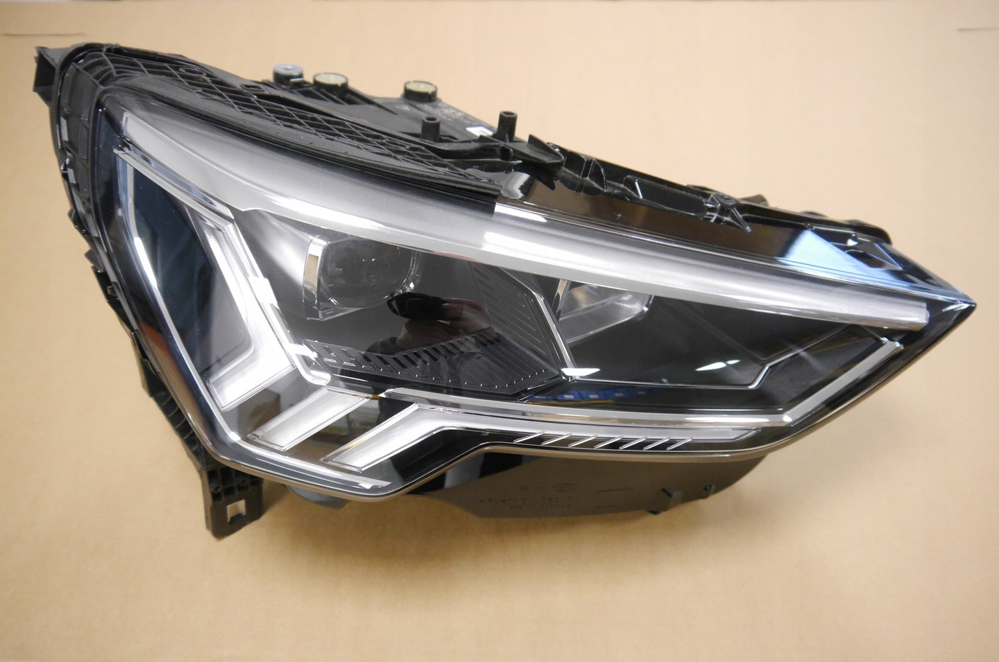 Frontscheinwerfer Audi Q3 83A941034 LED Rechts Scheinwerfer Headlight SCH9093796651ml