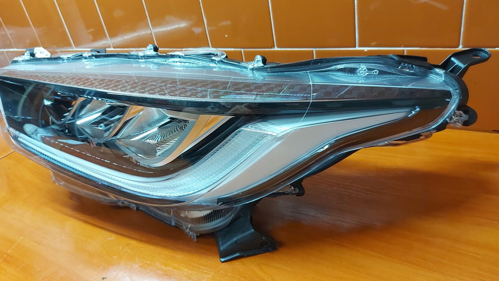 Frontscheinwerfer Toyota Yaris LED Ein Stück (Rechts oder Links) Headlight