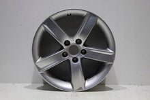 Load image into Gallery viewer, 1x Alufelge 17 Zoll 7.5&quot; 5x112 46ET Glanz Silber 8K0071497 Audi A4 B8 Rim Wheel