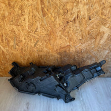 Load image into Gallery viewer, Frontscheinwerfer Toyota Yaris Ein Satz Scheinwerfer Headlight SCH4659101856ij