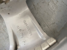 Load image into Gallery viewer, 1x Alufelge 15 Zoll 6.0" 5x100 38ET Glanz Silber 5JA601025 Skoda Fabia Rapid FEL4994503157cj