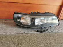 Load image into Gallery viewer, Frontscheinwerfer Volvo Xc70 89008798 30655906 Xenon Rechts Headlight