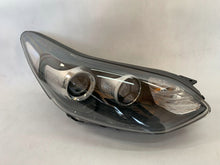 Laden Sie das Bild in den Galerie-Viewer, Frontscheinwerfer Kia Sportage 92102-F1010 Xenon Rechts Scheinwerfer Headlight SCH5076323074jg