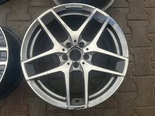 Laden Sie das Bild in den Galerie-Viewer, 1x Alufelge 19 Zoll 8.0" 5x112 Glanz Grau A1564013000 Mercedes-Benz Gla Amg Mg FEL3071674896av