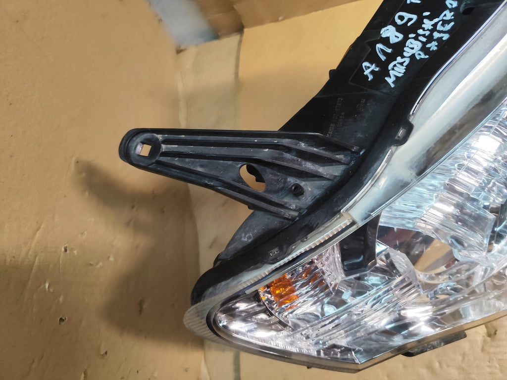 Frontscheinwerfer Mitsubishi Pajero IV Xenon Rechts Scheinwerfer Headlight
