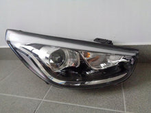 Laden Sie das Bild in den Galerie-Viewer, Frontscheinwerfer Hyundai Ix35 92102-25 Xenon Rechts Scheinwerfer Headlight