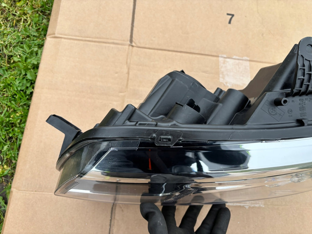 Frontscheinwerfer Dacia Sandero 260604218R Links Scheinwerfer Headlight SCH2136587015op
