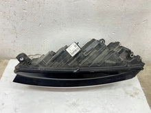 Laden Sie das Bild in den Galerie-Viewer, Frontscheinwerfer Skoda Octavia IV 5E4941015 LED Links Scheinwerfer Headlight SCH6773773312pi