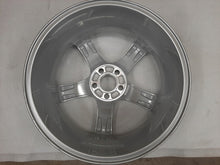 Laden Sie das Bild in den Galerie-Viewer, 1x Alufelge 18 Zoll 7.5&quot; 5x108 52ET Glanz Silber 30760053 Volvo V40 Rim Wheel
