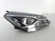 Laden Sie das Bild in den Galerie-Viewer, Frontscheinwerfer Toyota Yaris PJT14879 Rechts Scheinwerfer Headlight SCH6490704177kc