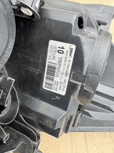 Laden Sie das Bild in den Galerie-Viewer, Frontscheinwerfer Toyota Auris 81150-02480 Xenon Links Scheinwerfer Headlight