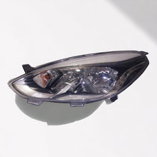 Laden Sie das Bild in den Galerie-Viewer, Frontscheinwerfer Ford Fiesta H1BB-13W030-AE Halogen Links Headlight