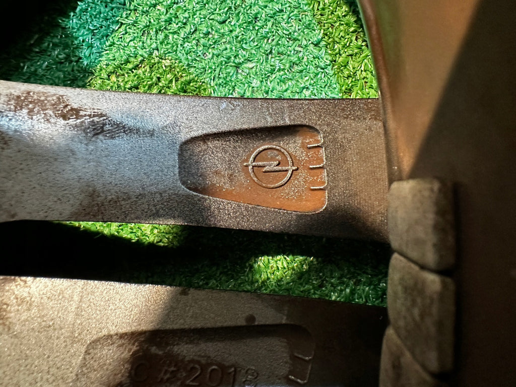 1x Alufelge 16 Zoll 7.0" 5x105 41ET 39201707 Opel Astra Rim Wheel