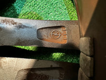 Laden Sie das Bild in den Galerie-Viewer, 1x Alufelge 16 Zoll 7.0&quot; 5x105 41ET 39201707 Opel Astra Rim Wheel