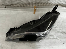 Load image into Gallery viewer, Frontscheinwerfer Toyota Yaris Links Scheinwerfer Headlight