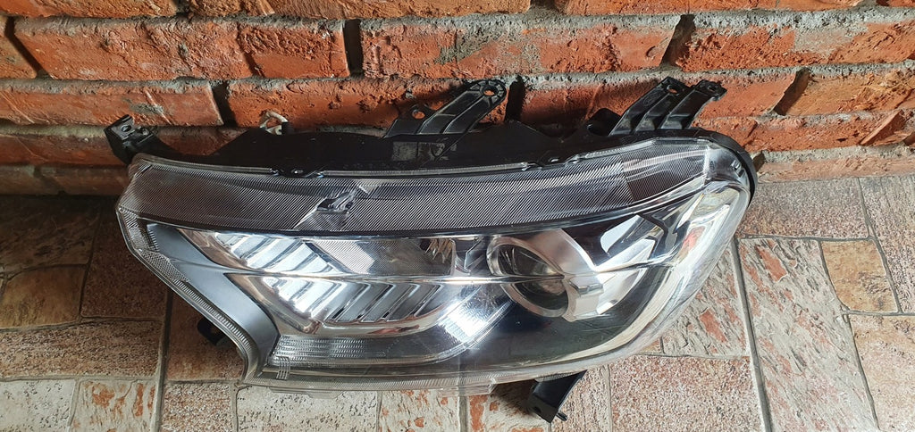 Frontscheinwerfer Ford Ranger Links Scheinwerfer Headlight