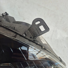 Laden Sie das Bild in den Galerie-Viewer, Frontscheinwerfer Renault Megane III 260103187R Rechts Scheinwerfer Headlight SCH8598833612uo