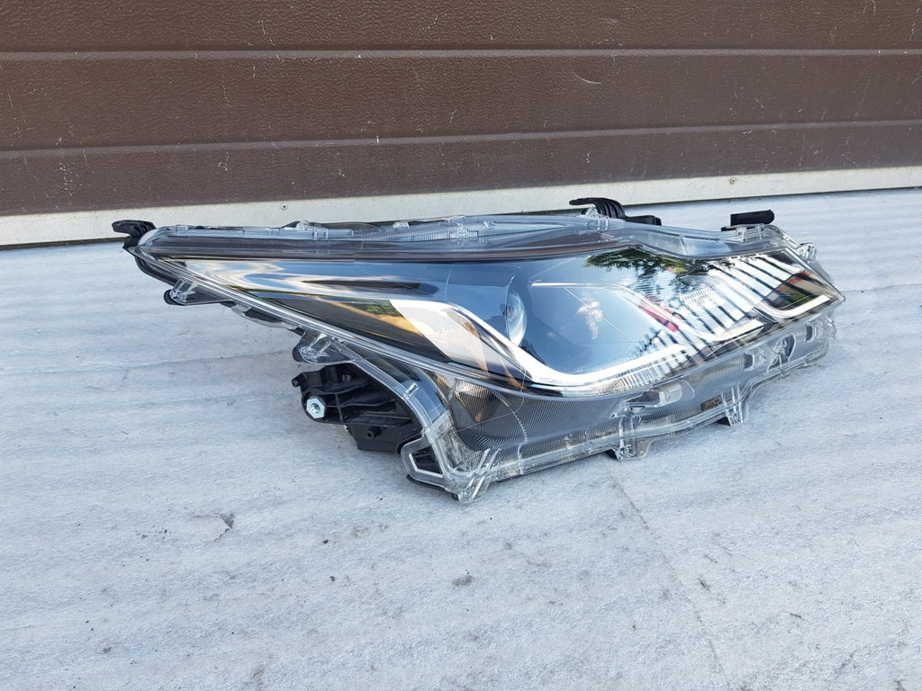 Frontscheinwerfer Toyota Corolla 8111002T31-00 Rechts Scheinwerfer Headlight SCH4075328942gn