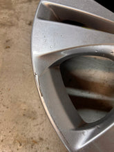 Load image into Gallery viewer, 1x Alufelge 17 Zoll 7.5" 5x112 52ET Glanz Silber A2464010800 Mercedes-Benz FEL6151067031fd