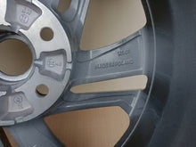 Load image into Gallery viewer, 1x Alufelge 17 Zoll 7.0&quot; 5x114.3 40ET KE409-4E200 Nissan Rim Wheel