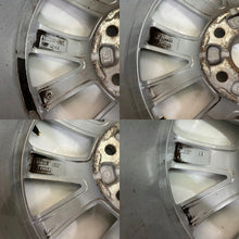 Laden Sie das Bild in den Galerie-Viewer, 1x Alufelge 16 Zoll 6.5" 5x112 46ET Silber 5E0601025BJ- Skoda Rim Wheel FEL2993524208ah