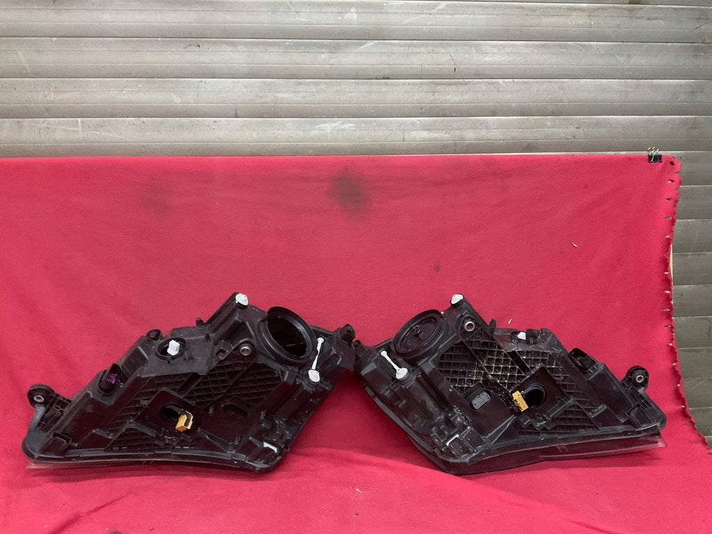 Frontscheinwerfer Skoda Superb III 3V1941016A 3V1941015A Xenon Rechts oder Links