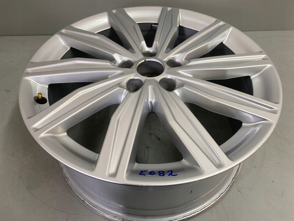 1x Alufelge 19 Zoll 8.0" 5x112 39ET Glanz Silber 4K0601025M Audi A6 C8 Rim Wheel FEL2428373735wt