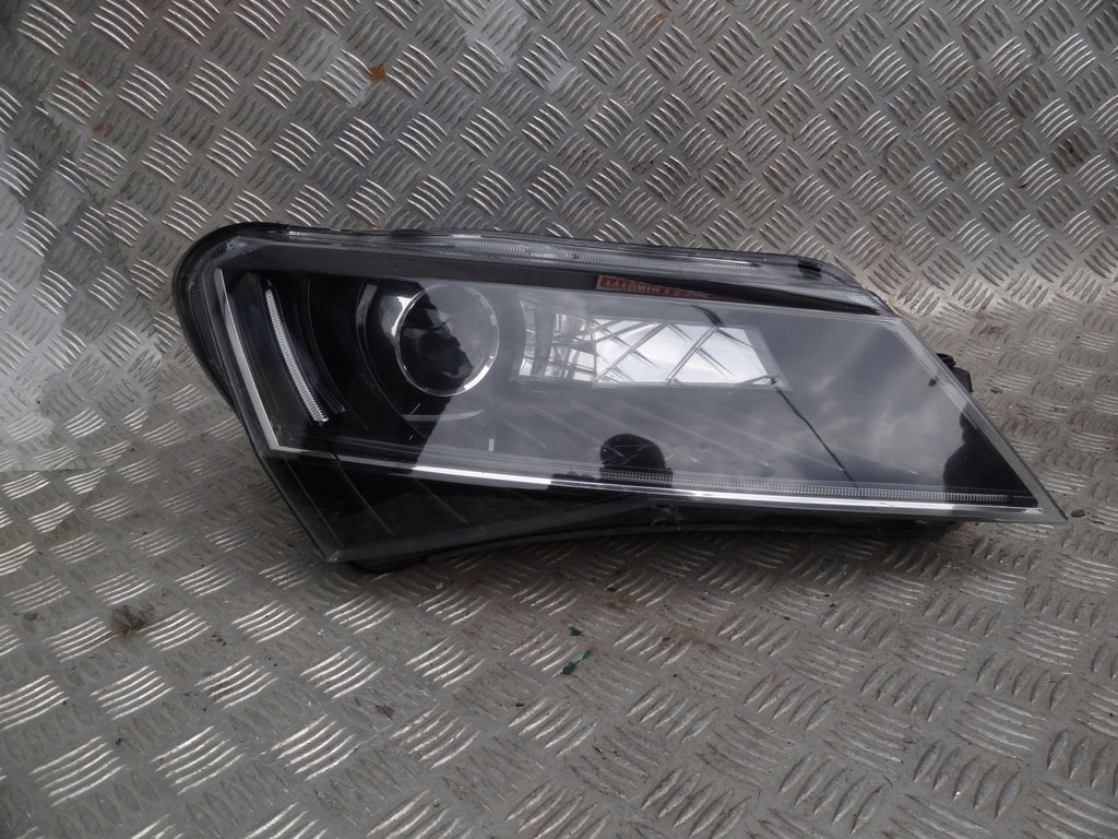 Frontscheinwerfer Skoda Superb III 3V1941016B Xenon Rechts Headlight SCH9485240689xv