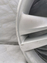 Laden Sie das Bild in den Galerie-Viewer, 1x Alufelge 17 Zoll 7.0" 5x110 35ET 13385456- Opel Astra H Zafira Rim Wheel FEL5175287251ud