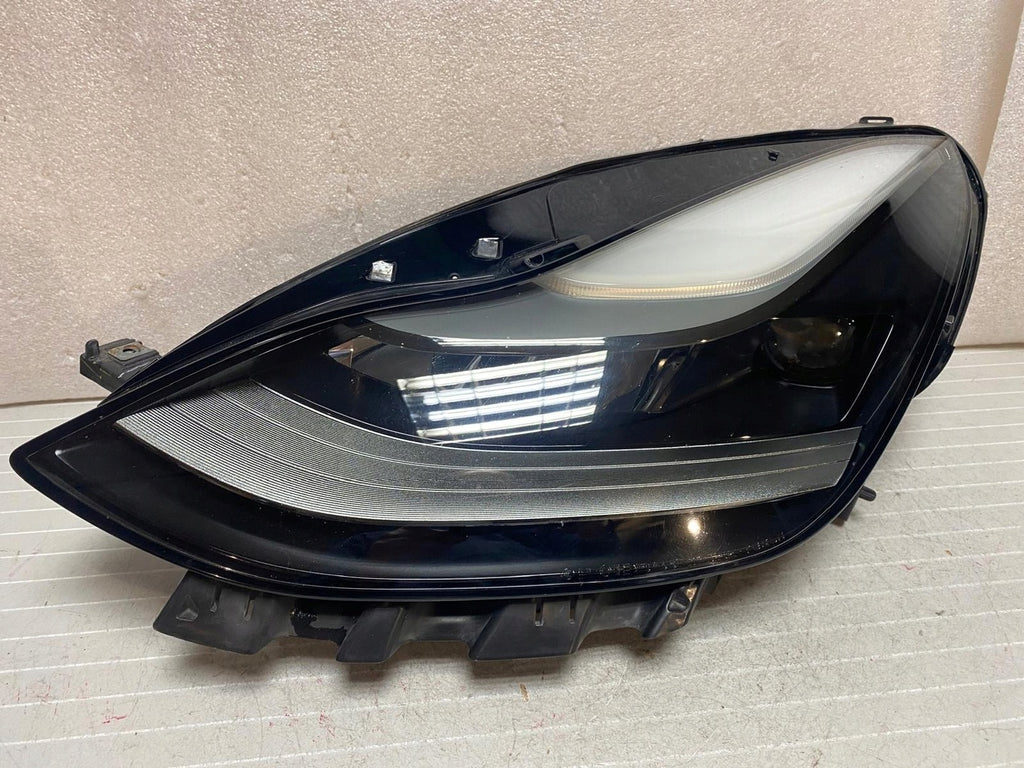 Frontscheinwerfer Tesla Model 3 1514952-00-D 1532925-02-C LED Links Headlight SCH2476875727mz