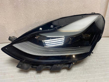 Load image into Gallery viewer, Frontscheinwerfer Tesla Model 3 1514952-00-D 1532925-02-C LED Links Headlight SCH2476875727mz