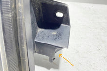 Laden Sie das Bild in den Galerie-Viewer, Frontscheinwerfer Mitsubishi Pajero III 10087420 Rechts Scheinwerfer Headlight