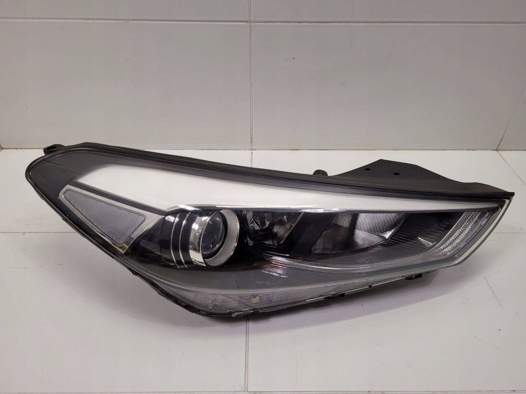 Frontscheinwerfer Hyundai Tucson 92102-D7100 SKU12000 Rechts Headlight