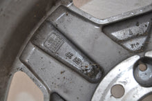 Laden Sie das Bild in den Galerie-Viewer, 1x Alufelge 15 Zoll 7.0&quot; 5x112 A2024000102 Mercedes-Benz W202 Rim Wheel