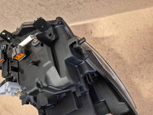 Laden Sie das Bild in den Galerie-Viewer, Frontscheinwerfer Mazda 6 Gj 10065033 LED Ein Stück (Rechts oder Links)