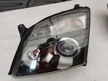 Laden Sie das Bild in den Galerie-Viewer, Frontscheinwerfer Opel Signum Vectra C 15987100 Xenon Links Headlight