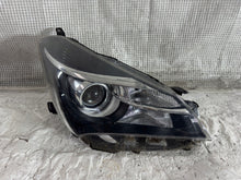Load image into Gallery viewer, Frontscheinwerfer Toyota Yaris Rechts Scheinwerfer Headlight