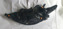 Laden Sie das Bild in den Galerie-Viewer, Frontscheinwerfer Toyota Auris 81110-02E21 Rechts Scheinwerfer Headlight