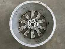 Laden Sie das Bild in den Galerie-Viewer, 1x Alufelge 18 Zoll 8.5" 5x115 49ET Glanz Silber Opel Insignia B Rim Wheel FEL9020695488bu
