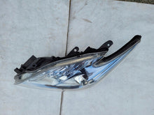 Laden Sie das Bild in den Galerie-Viewer, Frontscheinwerfer Toyota Prius 12608893526 Links Scheinwerfer Headlight SCH2641129574bb