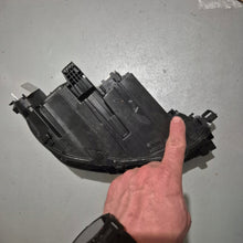 Load image into Gallery viewer, Frontscheinwerfer VW Passat 3J1941005 Links Scheinwerfer Headlight SCH8663637417ip