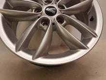 Laden Sie das Bild in den Galerie-Viewer, 1x Alufelge 17 Zoll 7.0&quot; 5x120 50ET Glanz Silber 9803723 Mini R60 R61 Rim Wheel