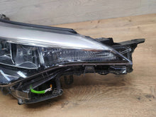 Laden Sie das Bild in den Galerie-Viewer, Frontscheinwerfer Toyota C-Hr 81110F4180 Rechts Scheinwerfer Headlight SCH1322797174dh