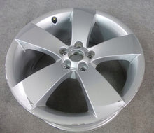 Load image into Gallery viewer, 1x Alufelge 17 Zoll 7.0" 5x100 41ET Glanz Silber 5J7601025B Skoda Fabia Ii FEL4693079218zs