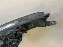 Load image into Gallery viewer, Frontscheinwerfer Hyundai I30 92101-A6020 Links Scheinwerfer Headlight