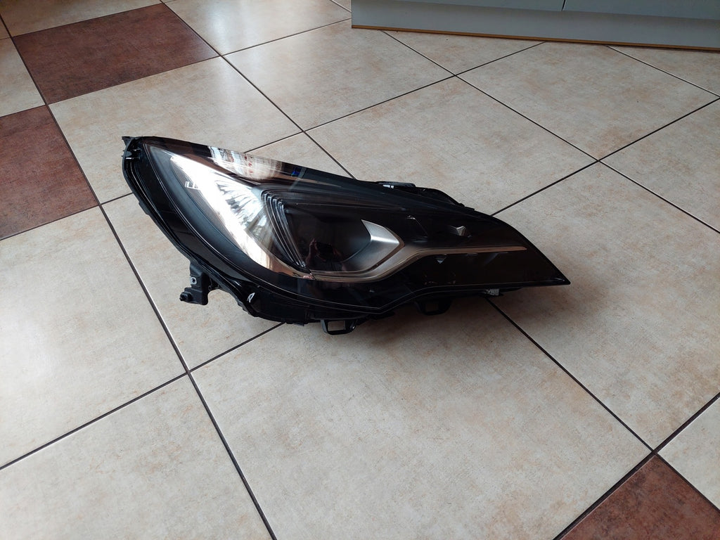 Frontscheinwerfer Opel Astra 39216451 Rechts Scheinwerfer Headlight